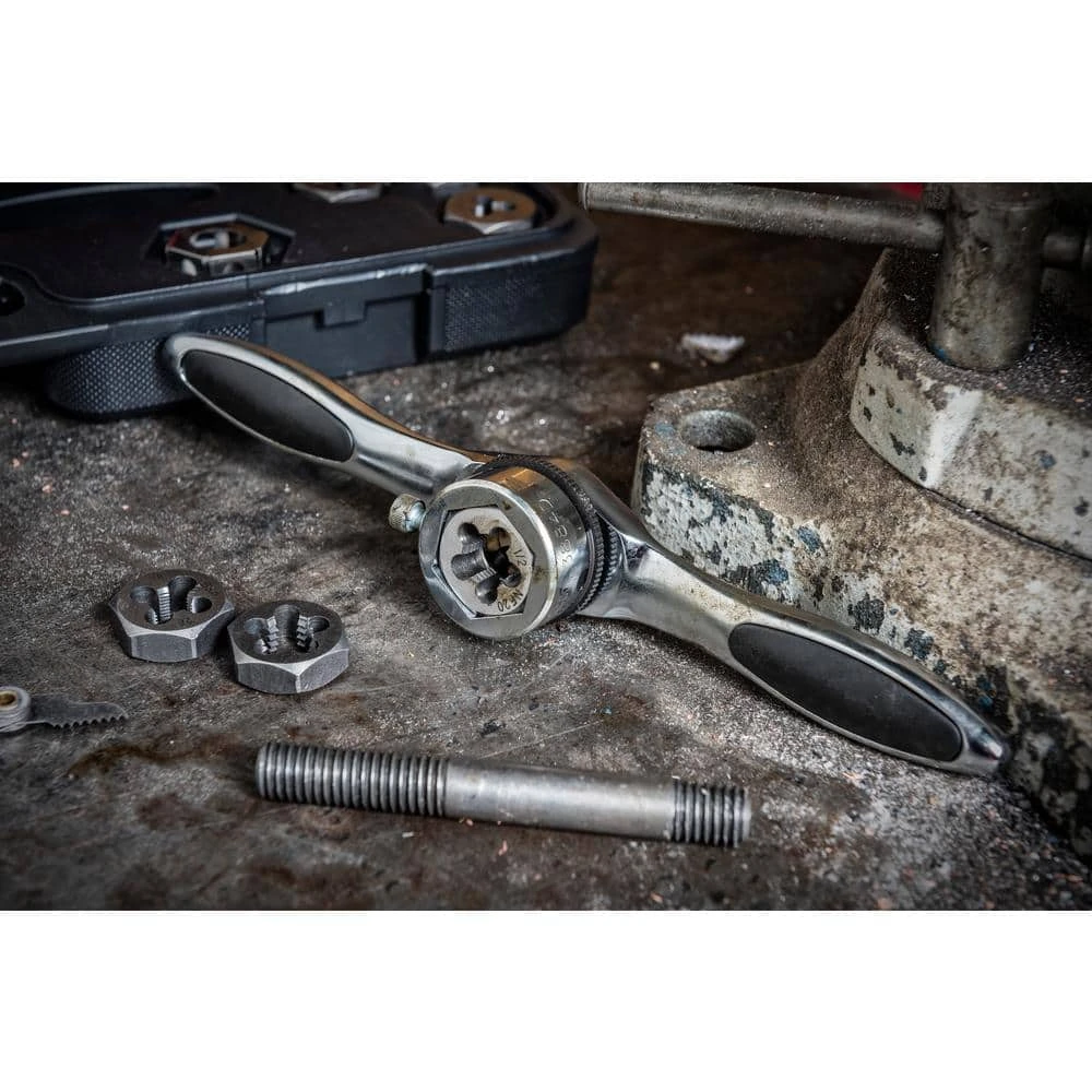 Husky SAE/Metric Ratcheting Tap And Die Set (77-Piece) 3 Husky SAE/Metric Ratcheting Tap And Die Set (77-Piece) - Image 3