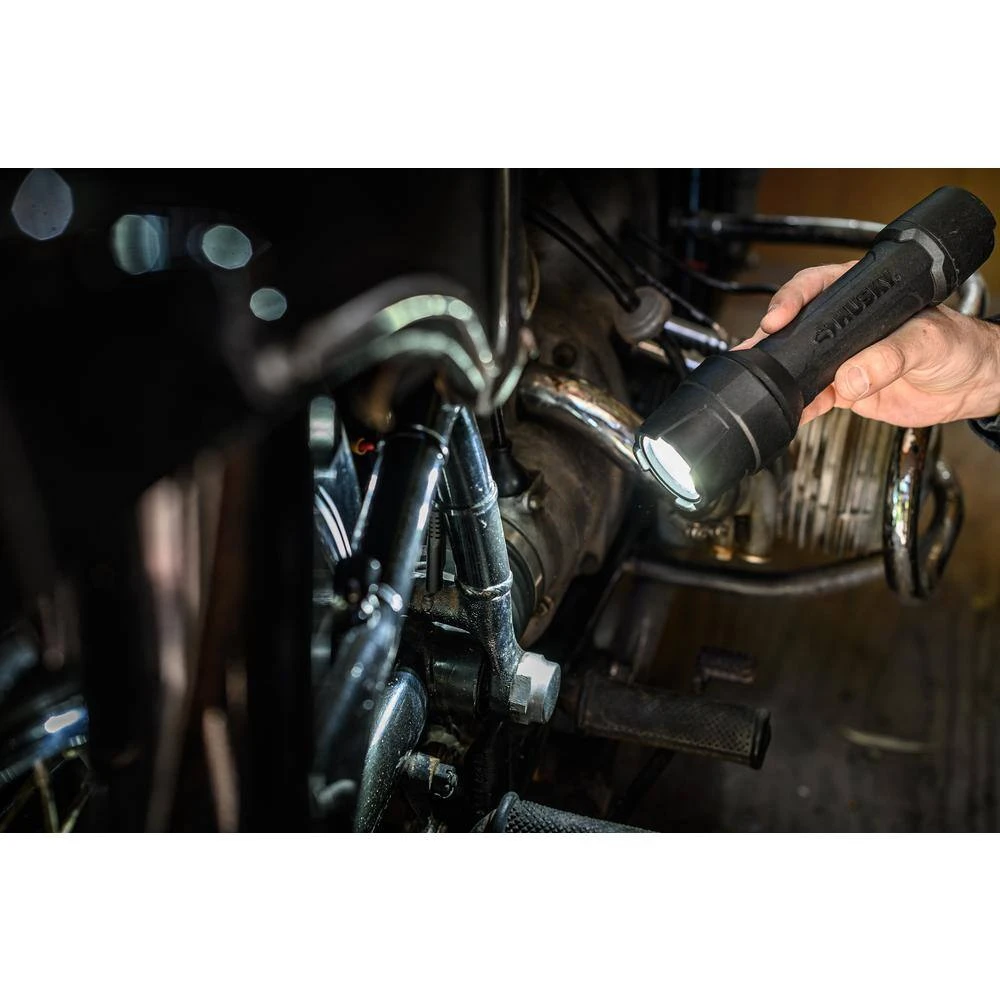 Husky 1000 Lumens Tough Stainless Steel Core Multi-Setting LED Flashlight, Impact And Water Resistant With Batteries 9 Husky 1000 Lumens Tough Stainless Steel Core Multi-Setting LED Flashlight, Impact And Water Resistant With Batteries - Image 9