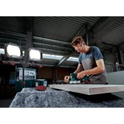 Husky 20,000 Lumen Two-Head Corded LED Work Light With Tripod -Husky Shop husky jobsite lighting 7903805012 76 1000