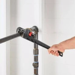 Husky 18 In. Heavy-Duty Cast Iron Pipe Wrench With 2 In. Jaw Capacity -Husky Shop husky pipe wrenches wg 40 18 76 1000