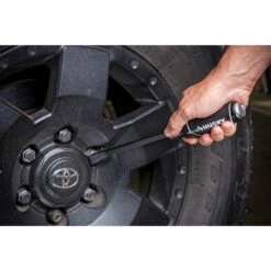 Husky Pry Bar Set (3-Piece) -Husky Shop husky pry wrecking bar sets h3pcpryset 77 1000