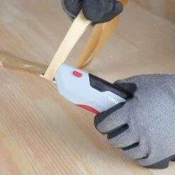 Husky Aluminum Squeeze Safety Utility Knife -Husky Shop husky utility knives 00044 1f 1000